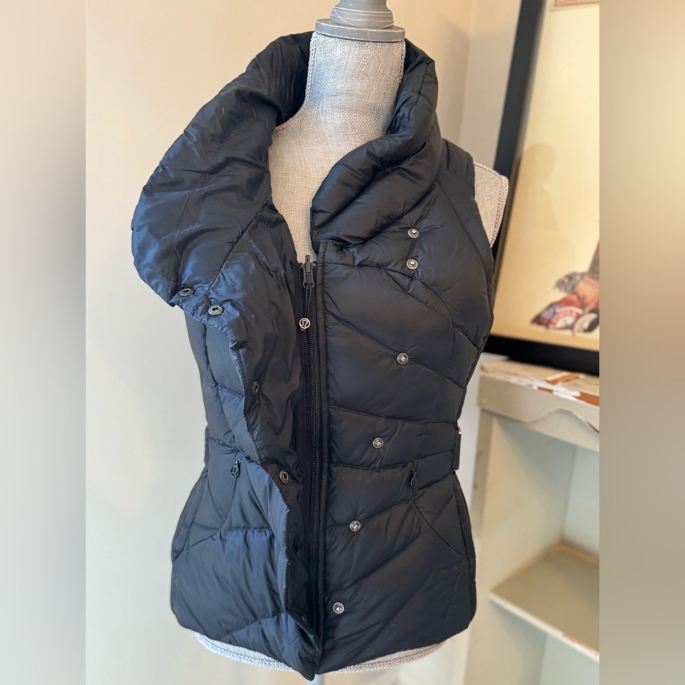 Lululemon RARE “Get Down” Black Quilted Puffer Reversible Down Vest Size XS/S -4